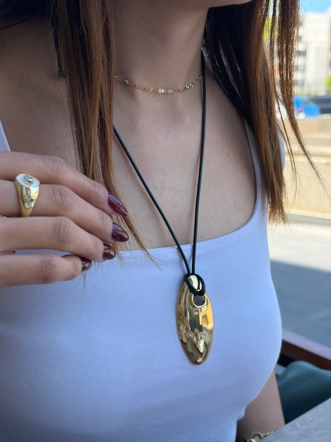 Gold Oval Uçlu Deri İpli Ayarlanabilir Kolye — 1. fotoğraf