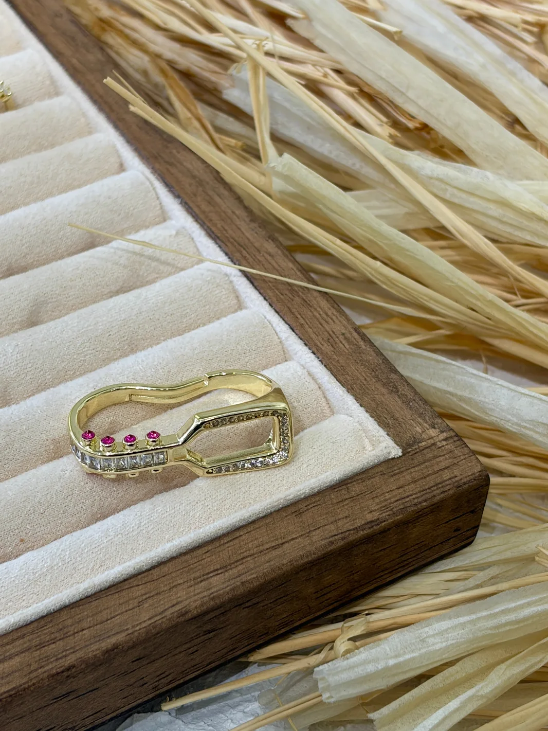 Gold-Bordo Detay Zirkon Taşlı Yüzük — 2. fotoğraf
