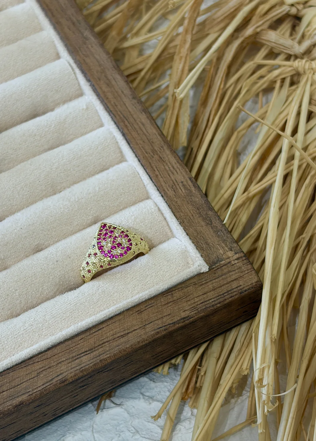 Pembe Taşlı Gold Yüzük — 1. fotoğraf