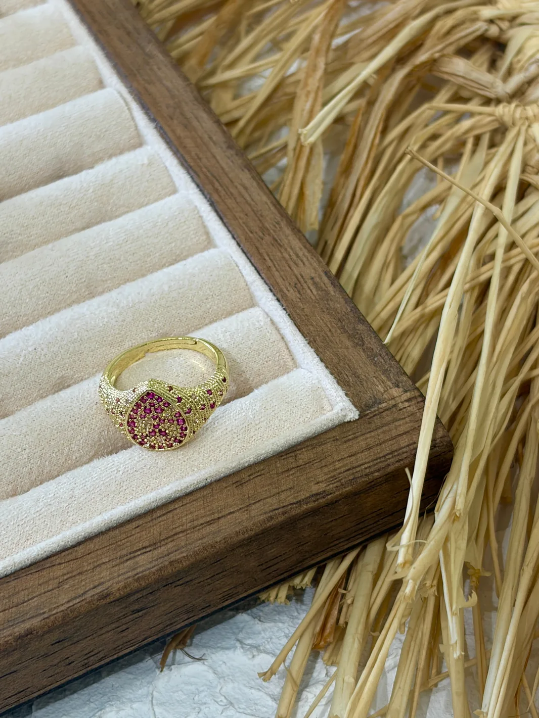Pembe Taşlı Gold Yüzük — 2. fotoğraf