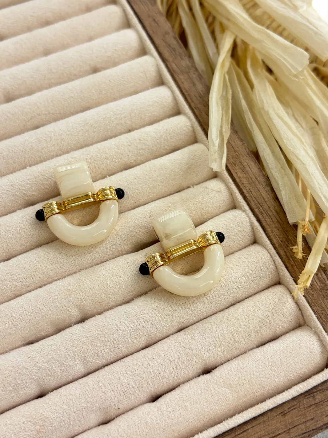 Tasarım Geometrik Küpe - Renkli Kadın Küpesi Gold — 4. fotoğraf
