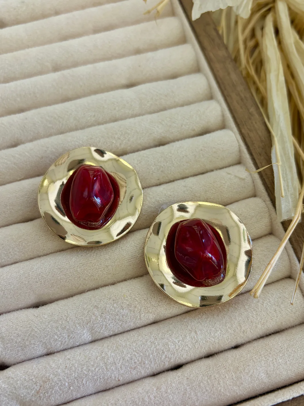 Gold Detaylı Asimetrik Küpe — 2. fotoğraf