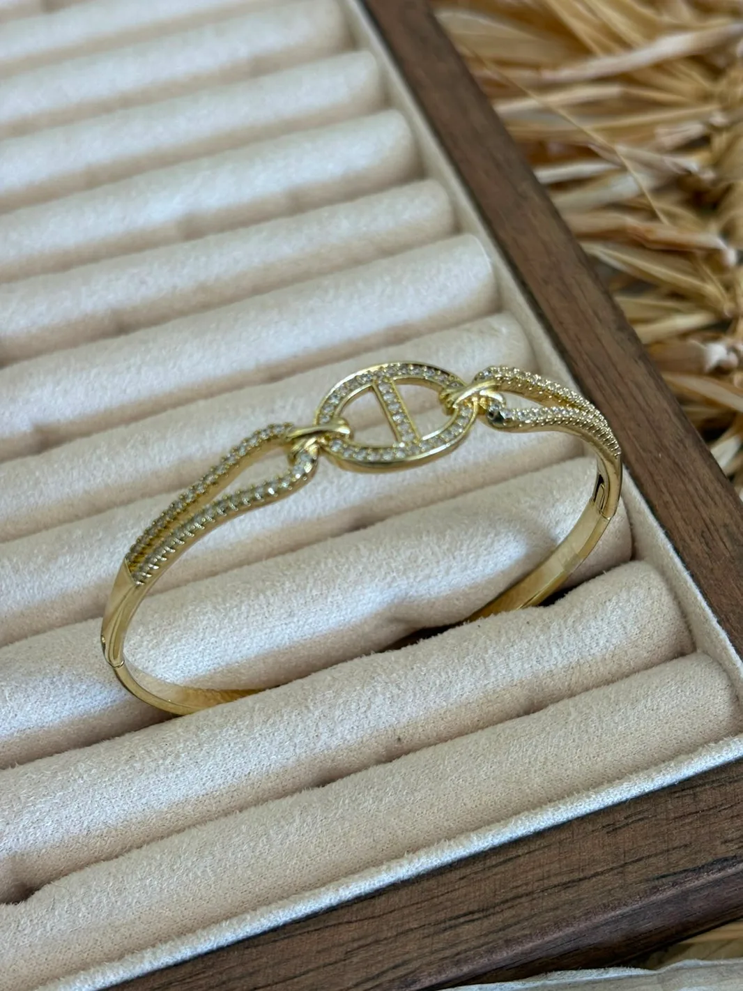 Xuping Oval Halkalı Kelepçe — 1. fotoğraf